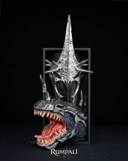 The Witch King of Angmar Kitap Tutucu